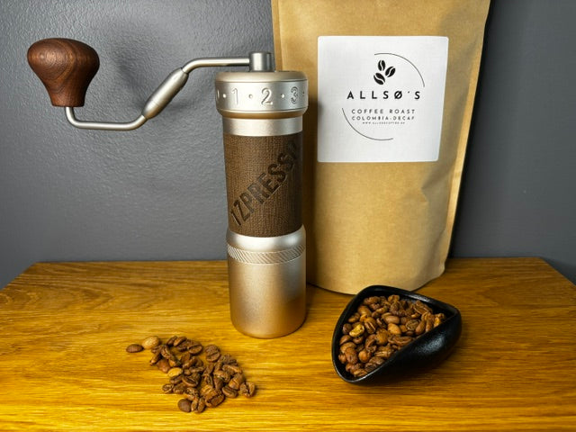 Sådan kværner du kaffebønner fra Allsø’s Coffee Roast til din V60 kaffe